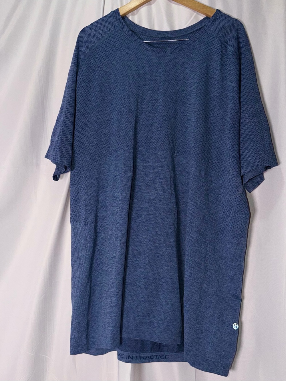 lululemon athletica Men’s Navy Blue Short Sleeve Crew
